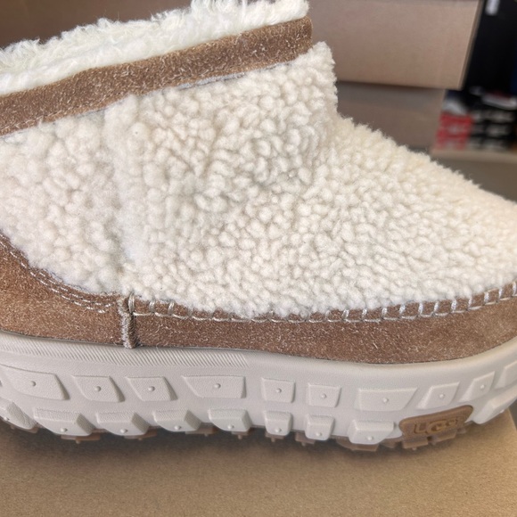 🐪 🐑 NEW IN BOX🐑🐪 Ugg Venture Daze Ultra Mini Cozy Boot 9 - Picture 10 of 12